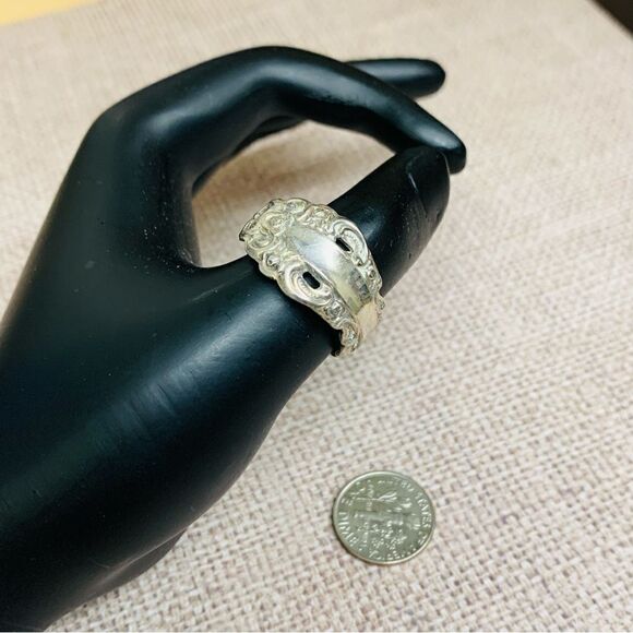 VTG Community Pattern Spoon Ring - Picture 1 of 3